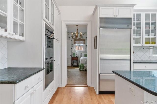 100 Ocean Avenue, Lawrence, NY 11559