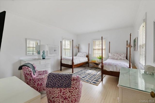 100 Ocean Avenue, Lawrence, NY 11559