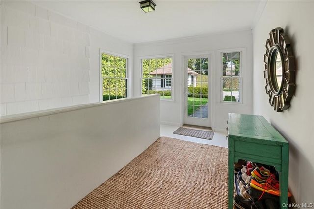 100 Ocean Avenue, Lawrence, NY 11559