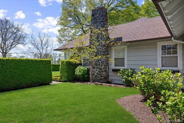 100 Ocean Avenue, Lawrence, NY 11559