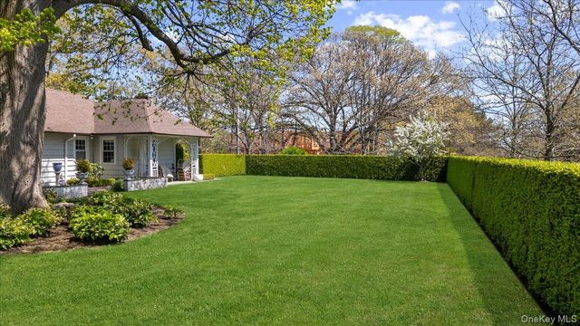 100 Ocean Avenue, Lawrence, NY 11559
