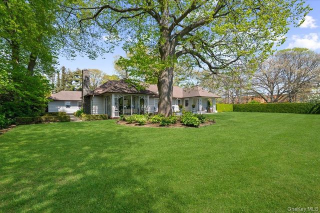 100 Ocean Avenue, Lawrence, NY 11559