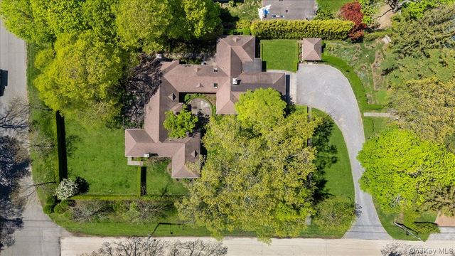 100 Ocean Avenue, Lawrence, NY 11559