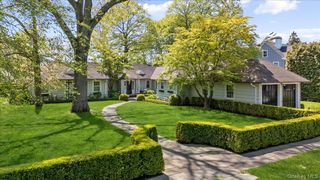 100 Ocean Avenue, Lawrence, NY 11559