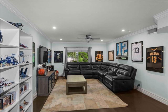 1200 Mariposa Ave D201, Coral Gables, FL 33146