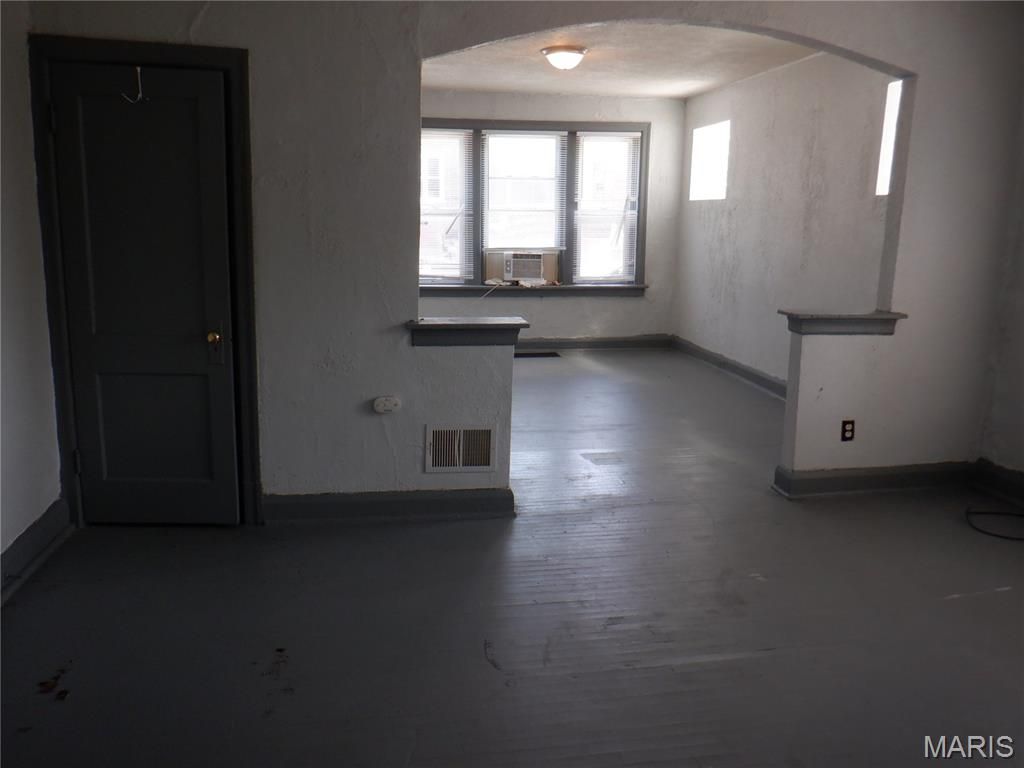 Image 9 of property listing at 3453 Pennsylvania Avenue, St Louis, MO 63118