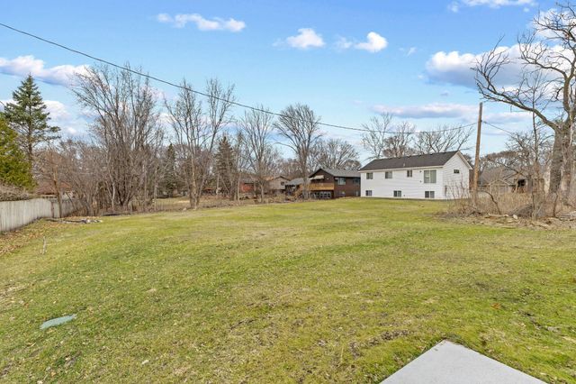 2557 County Rd I, Mounds View, MN 55112