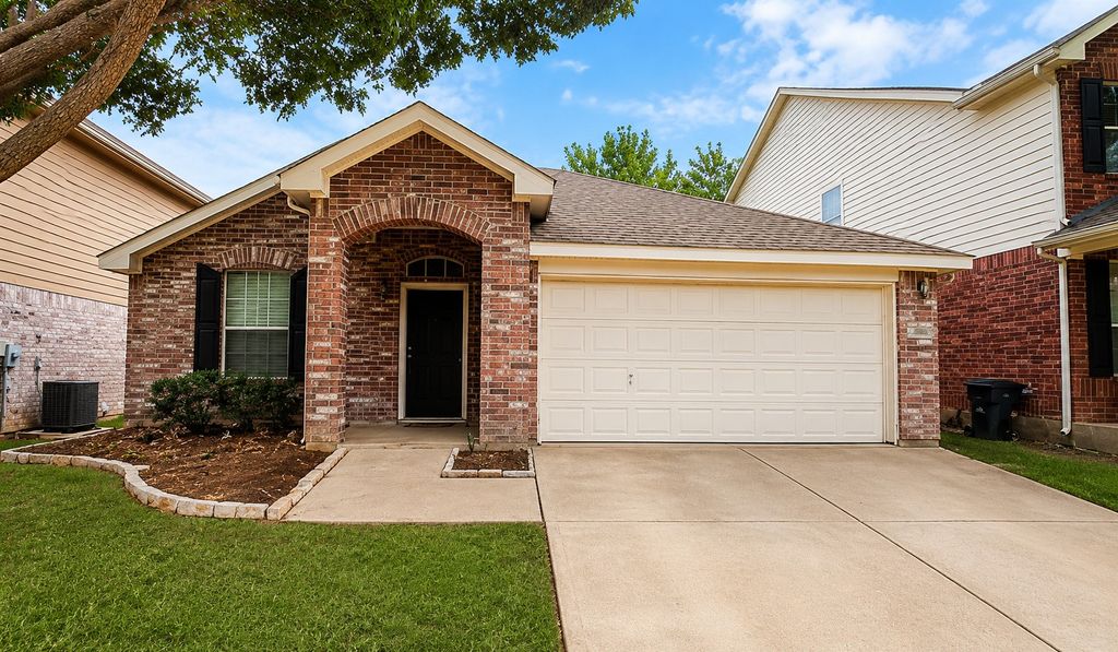 13252 Ridgepointe Road, Fort Worth, TX 76244