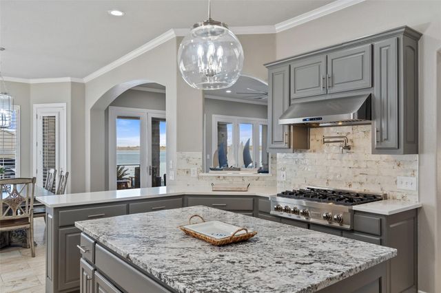 404 Matern CT, Horseshoe Bay, TX 78657