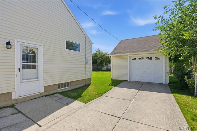 279 Westfall Drive, Tonawanda, NY 14150