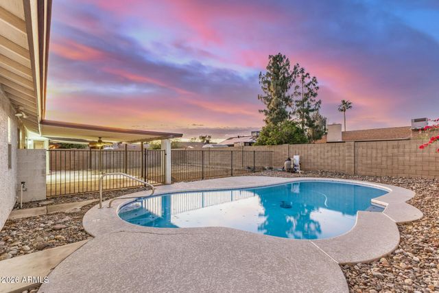 5626 W BLUEFIELD Avenue, Glendale, AZ 85308