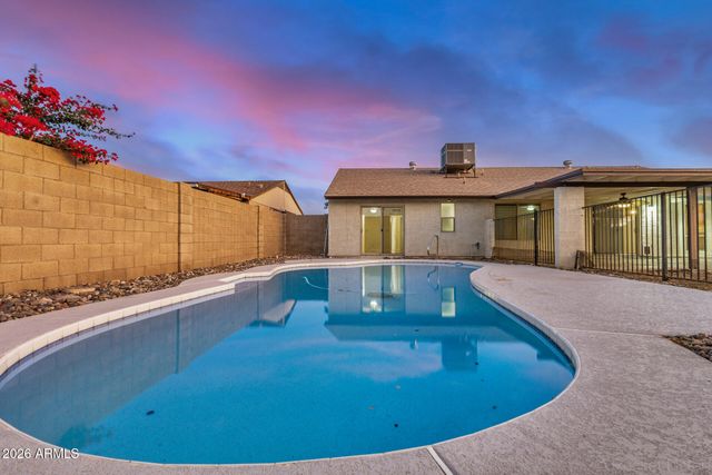 5626 W BLUEFIELD Avenue, Glendale, AZ 85308