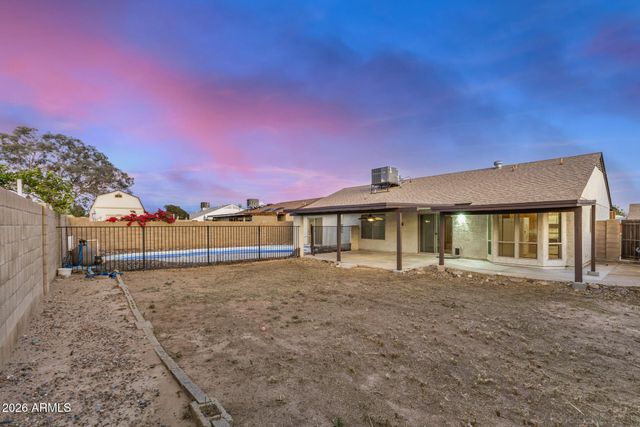 5626 W BLUEFIELD Avenue, Glendale, AZ 85308