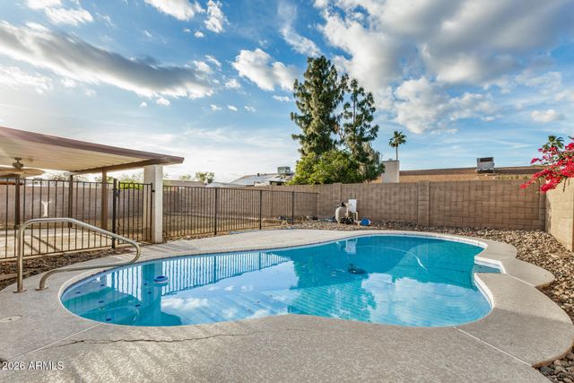 5626 W BLUEFIELD Avenue, Glendale, AZ 85308