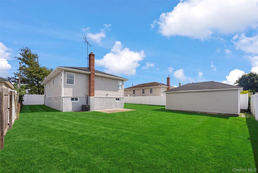 3280 Elliott Boulevard, Oceanside, NY 11572 — photo 4