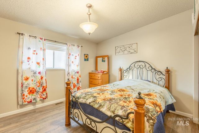 819 Briarwood Dr, Nampa, ID 83651