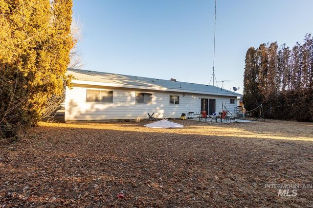 819 Briarwood Dr, Nampa, ID 83651