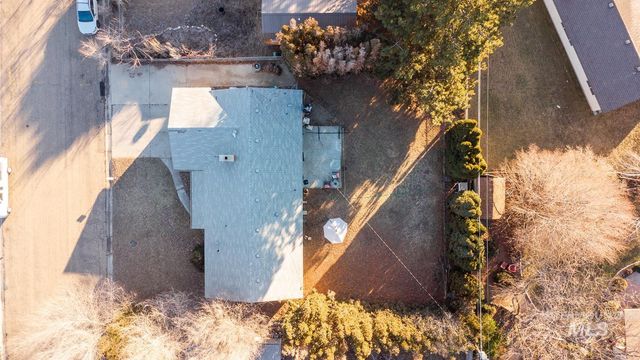 819 Briarwood Dr, Nampa, ID 83651