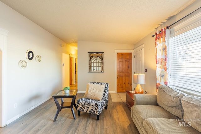 819 Briarwood Dr, Nampa, ID 83651