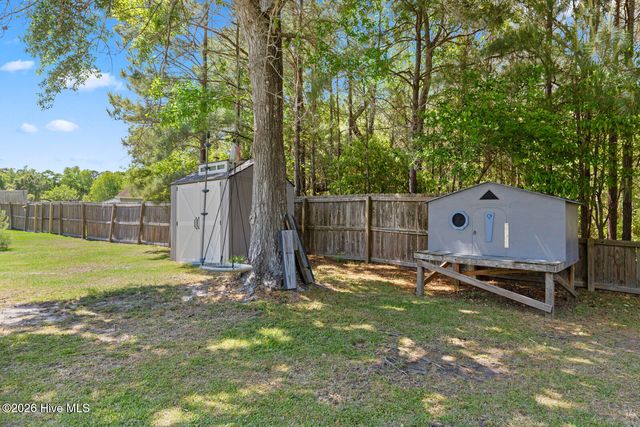 303 N Grazing Court, Sneads Ferry, NC 28460