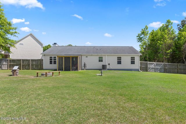 303 N Grazing Court, Sneads Ferry, NC 28460