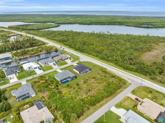 15401 AQUA CIRCLE, Port Charlotte, FL 33981