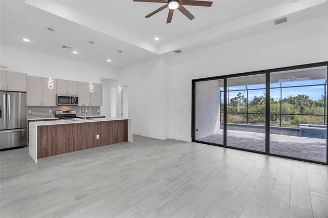 15401 AQUA CIRCLE, Port Charlotte, FL 33981