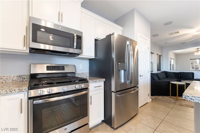 10256 Glacier Pool Street, Las Vegas, NV 89178