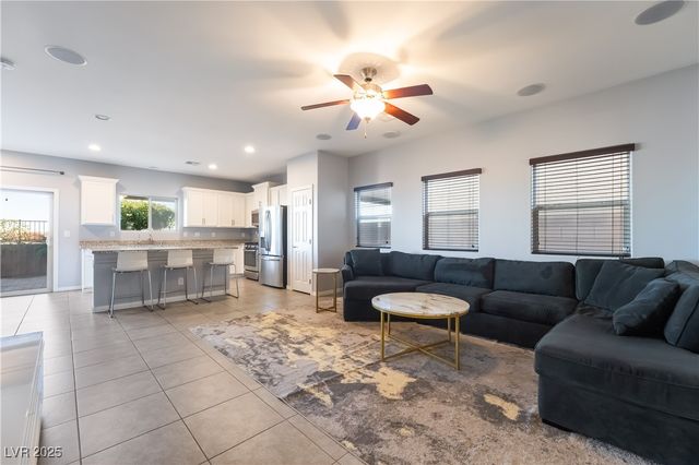 10256 Glacier Pool Street, Las Vegas, NV 89178