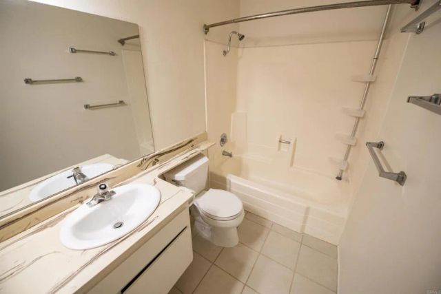 8442 Via Sonoma 80, La Jolla, CA 92037