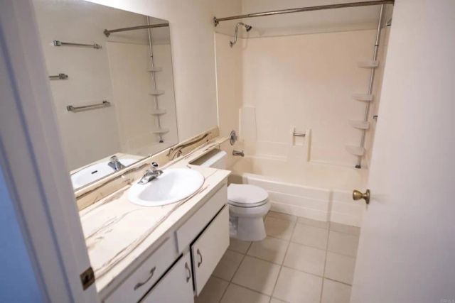 8442 Via Sonoma 80, La Jolla, CA 92037
