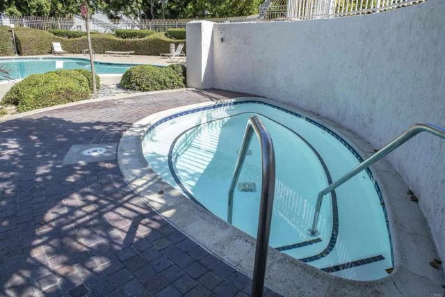 8442 Via Sonoma 80, La Jolla, CA 92037