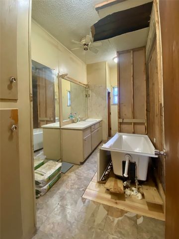 201 S Bois D, Dodd City, TX 75438