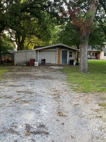 201 S Bois D, Dodd City, TX 75438