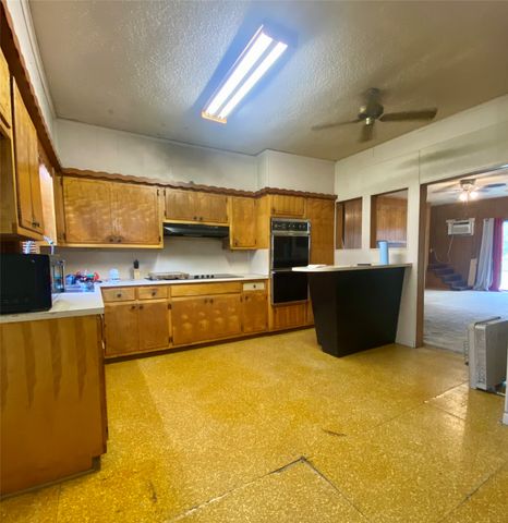 201 S Bois D, Dodd City, TX 75438