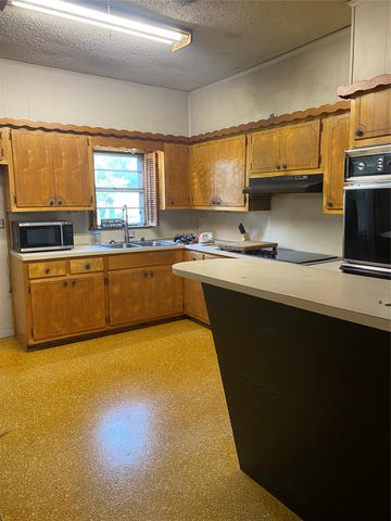 201 S Bois D, Dodd City, TX 75438
