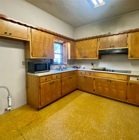 201 S Bois D, Dodd City, TX 75438