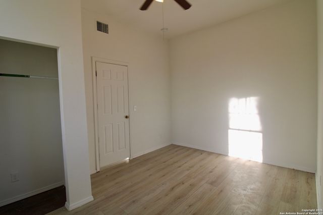 1438 W RIDGEWOOD CT, San Antonio, TX 78201