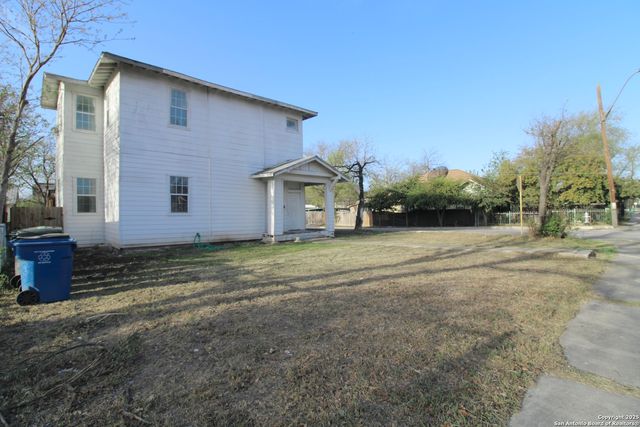 1438 W RIDGEWOOD CT, San Antonio, TX 78201