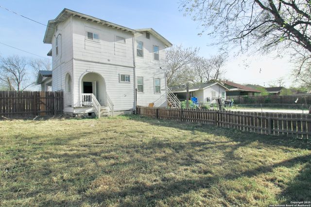 1438 W RIDGEWOOD CT, San Antonio, TX 78201