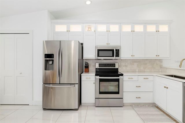 5220 HYLAND HILLS AVENUE 1226, Sarasota, FL 34241