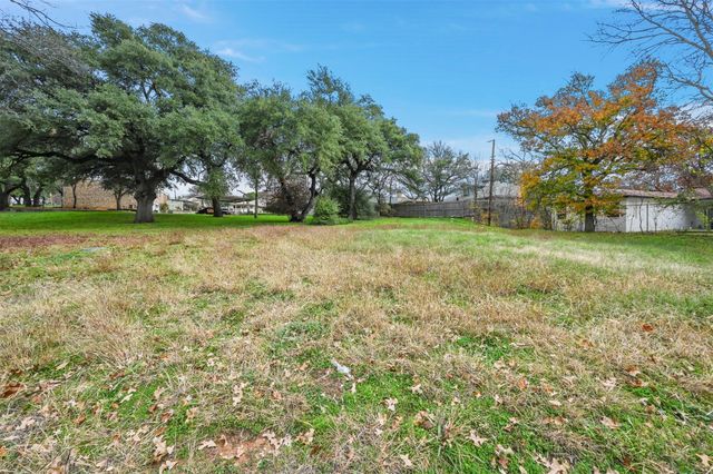 7533 Foster Drive, Lake Worth, TX 76135
