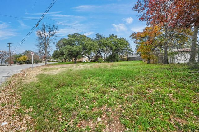 7533 Foster Drive, Lake Worth, TX 76135