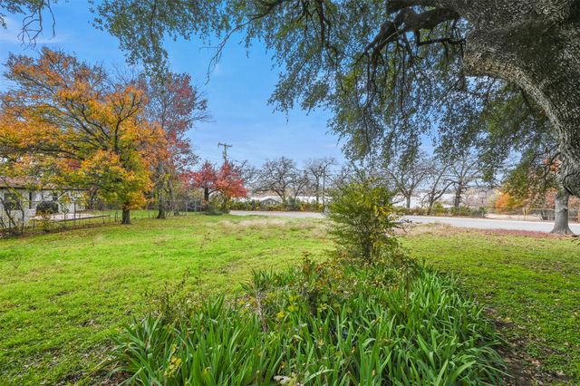 7533 Foster Drive, Lake Worth, TX 76135