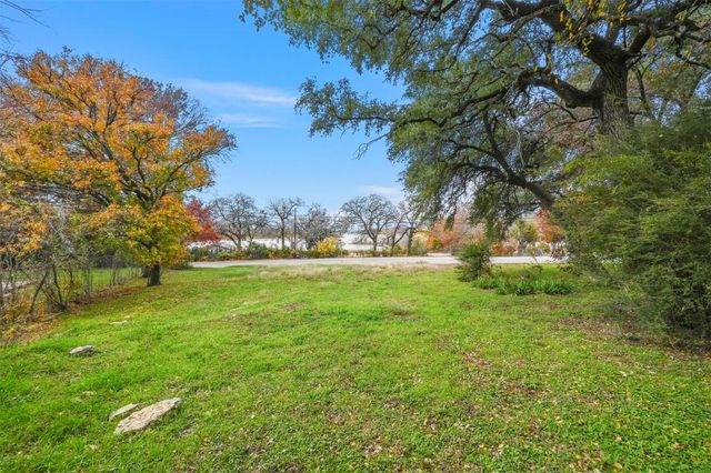 7533 Foster Drive, Lake Worth, TX 76135