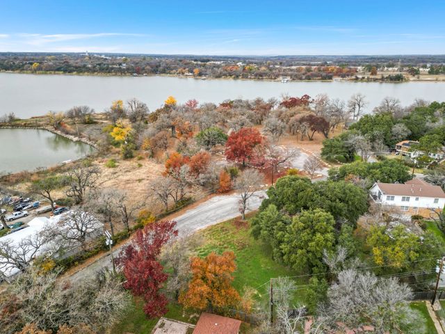 7533 Foster Drive, Lake Worth, TX 76135