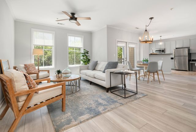 280 Seven Farms Drive Unit 202, Charleston, SC 29492