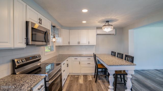 54 New York Avenue, East Greenbush, NY 12144