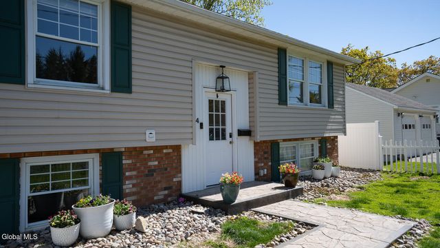 54 New York Avenue, East Greenbush, NY 12144