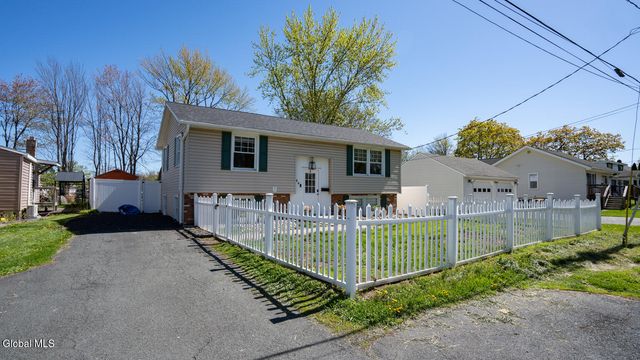 54 New York Avenue, East Greenbush, NY 12144